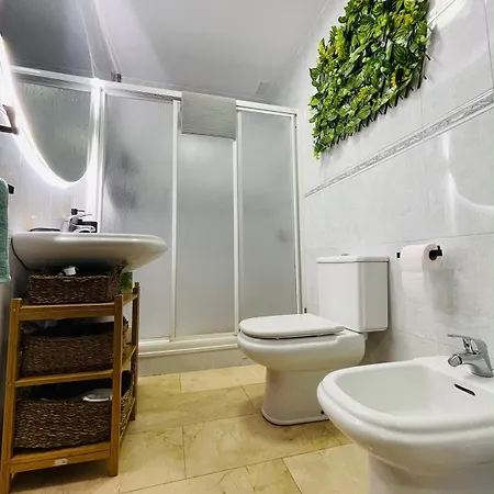 Alameda Apartment, Parking Included アパート *