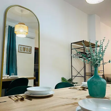 Alameda Apartment, Parking Included アパート *