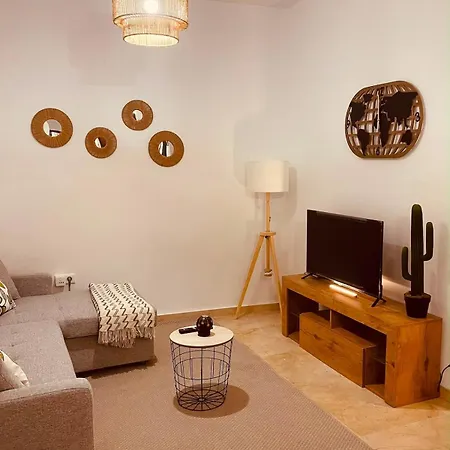 Alameda Apartment, Parking Included アパート
